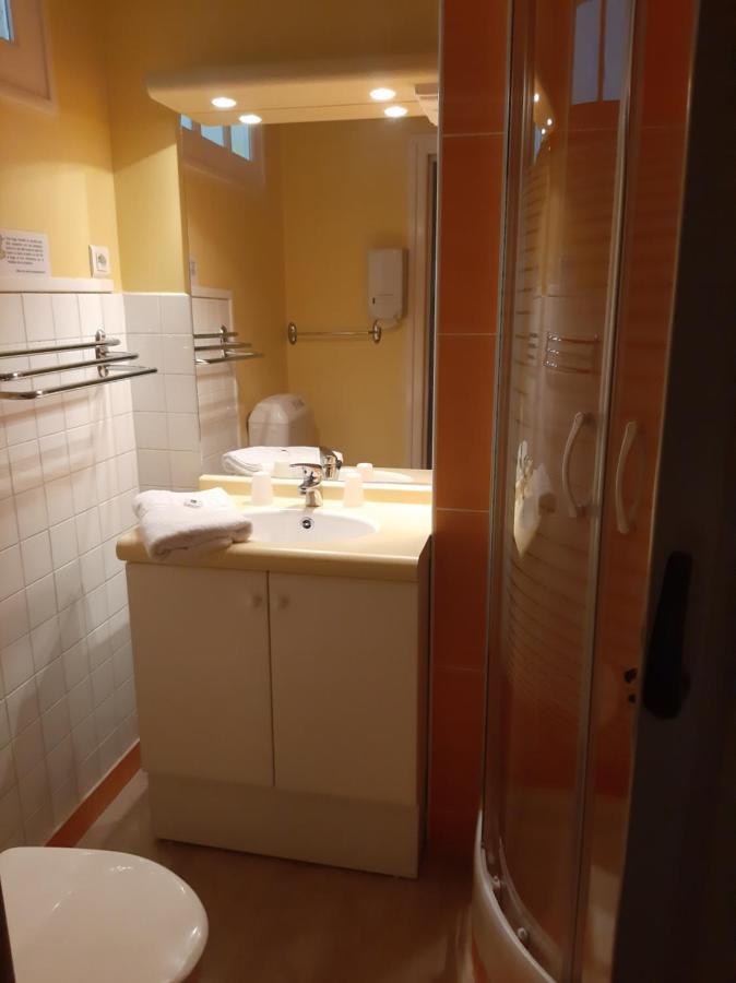 Home Des Pins Sarl แซ็ง ปิแอร์ ควิเบอรอง ภายนอก รูปภาพ